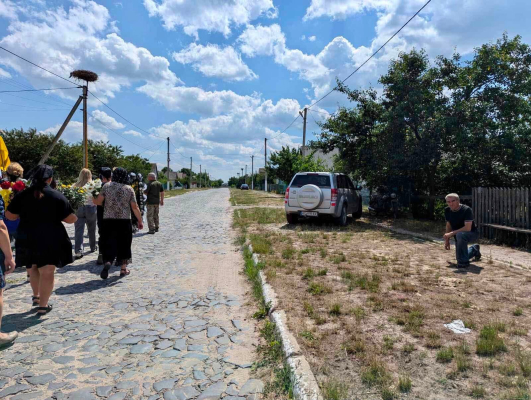Два роки між надією і болем: на Волині попрощалися із захисником Петром Якимовим