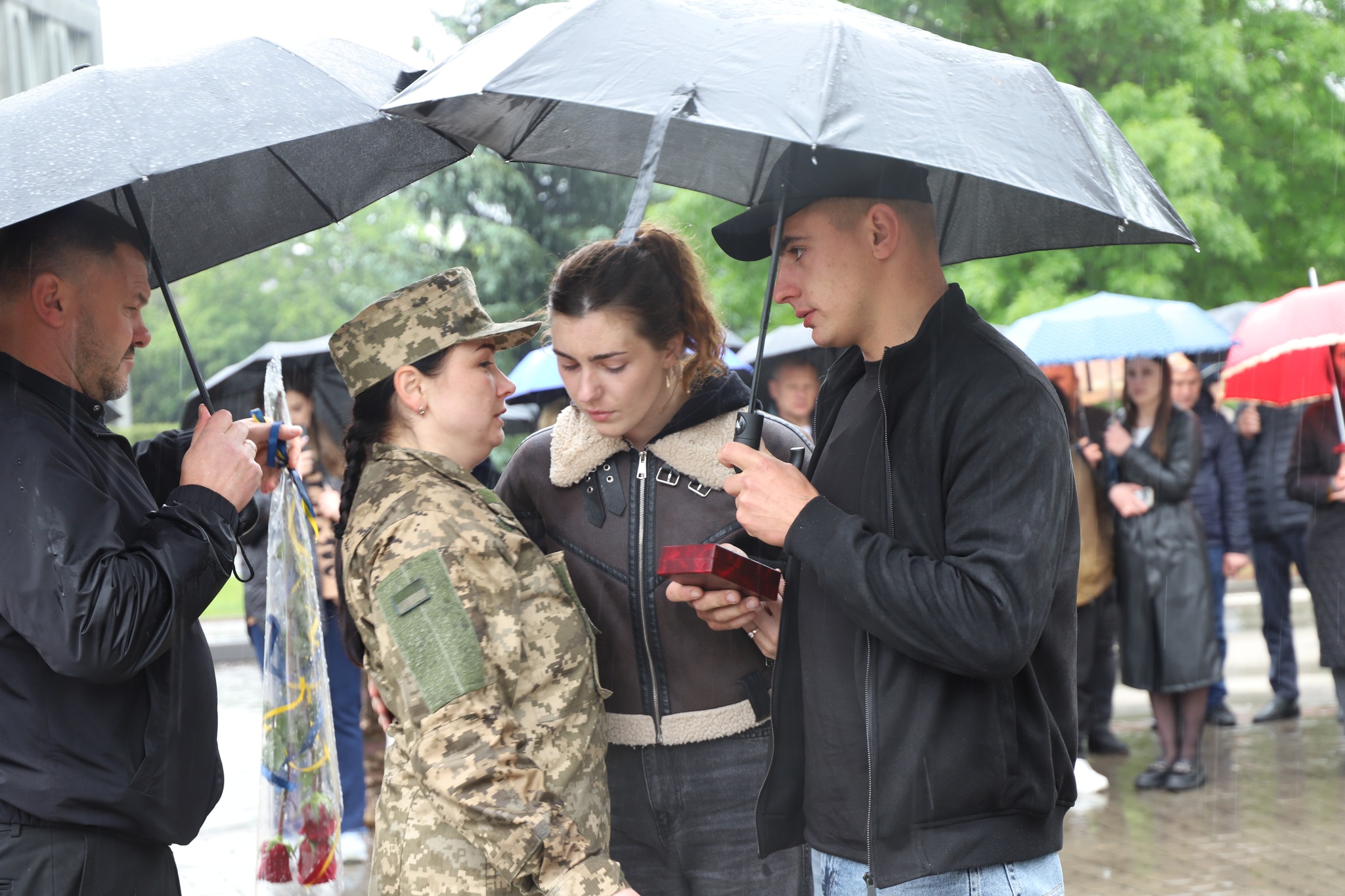 На Волині рідним полеглих Героїв та військовослужбовцям вручили високі державні нагороди