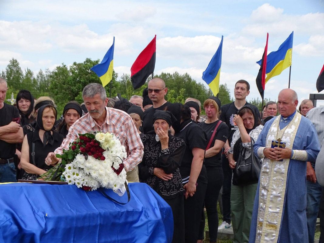 На Волині поховали 26-річного Героя Сергія Самолюка, який понад рік вважався зниклим безвісти