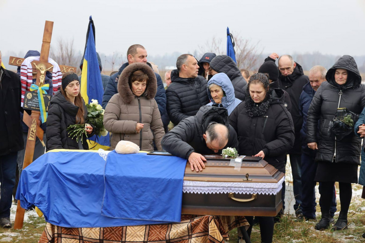 Навіки 29: на Волині попрощалися з молодим Героєм Романом Гайовим