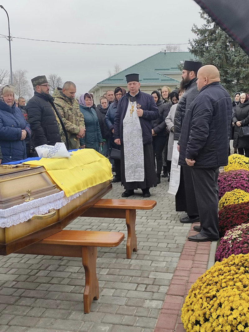 Заручився з коханою за кілька місяців до загибелі: на Волині попрощалися із 25-річним Героєм Андрієм Федоруком