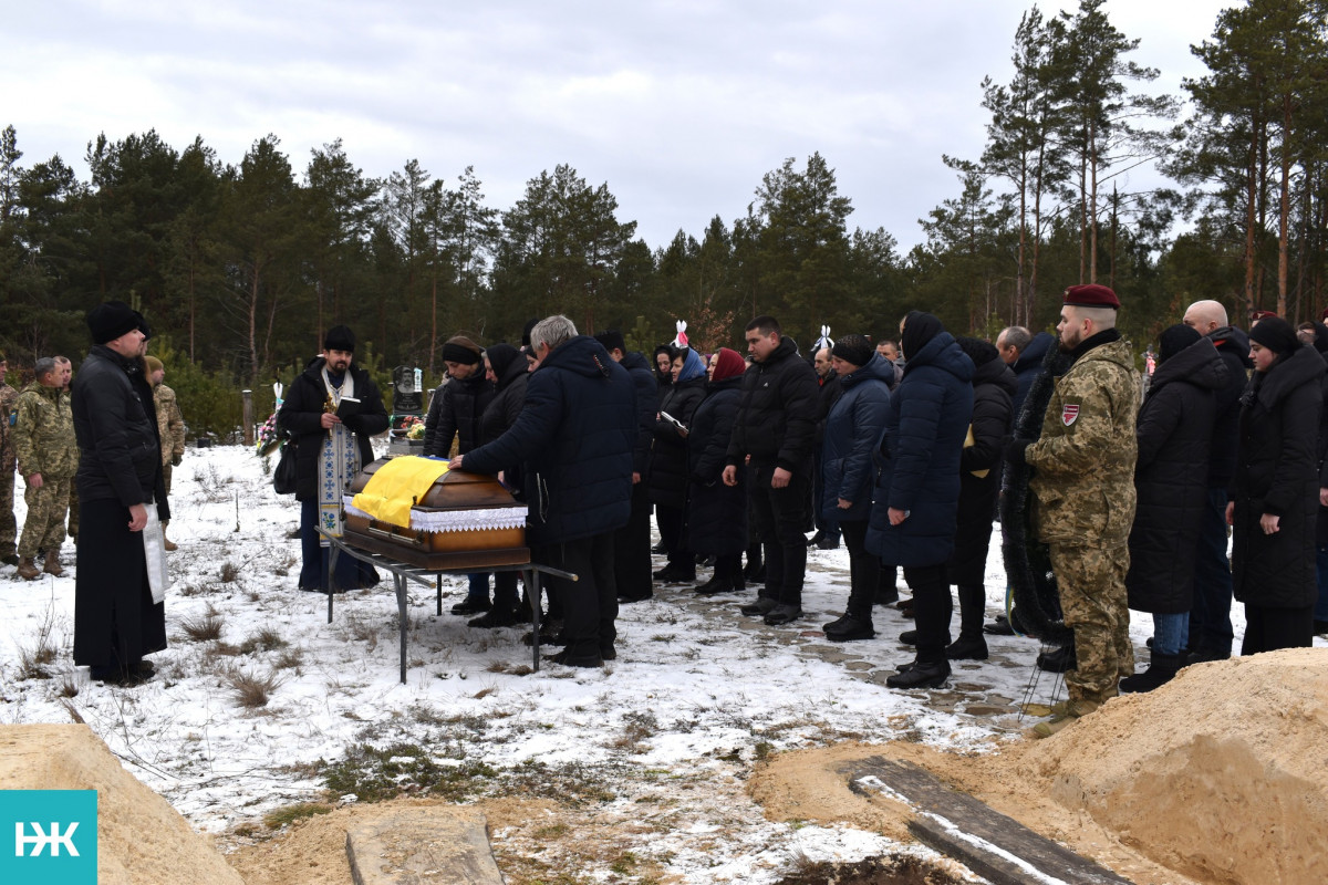 Зійшлося усе село: на Волині в останню дорогу провели полеглого на Курщині молодого Героя Сергія Зімича