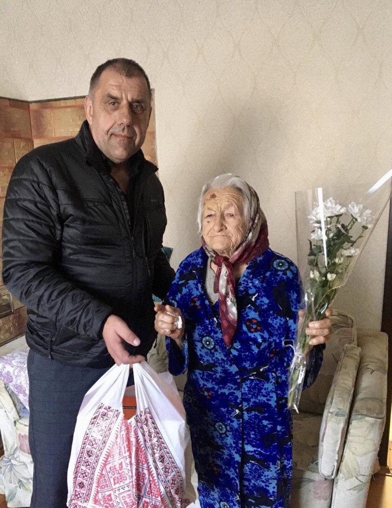 Радіє п’ятьом онукам і чотирьом правнукам: волинянка відзначила 90-річчя