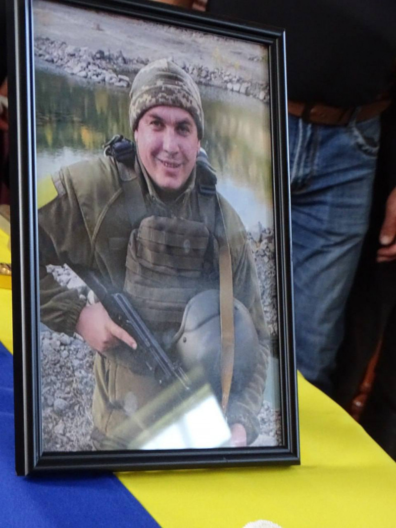 Родина дочекалася Героя - волиняни попрощалися із полеглим Героєм Василем Криницьким