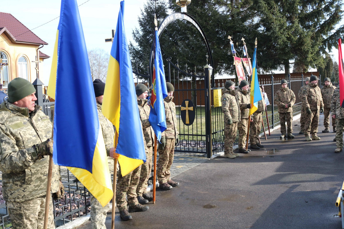 Чотири дні медики боролися за його життя: на Волині в останню земну дорогу провели Героя Ігоря Доманського