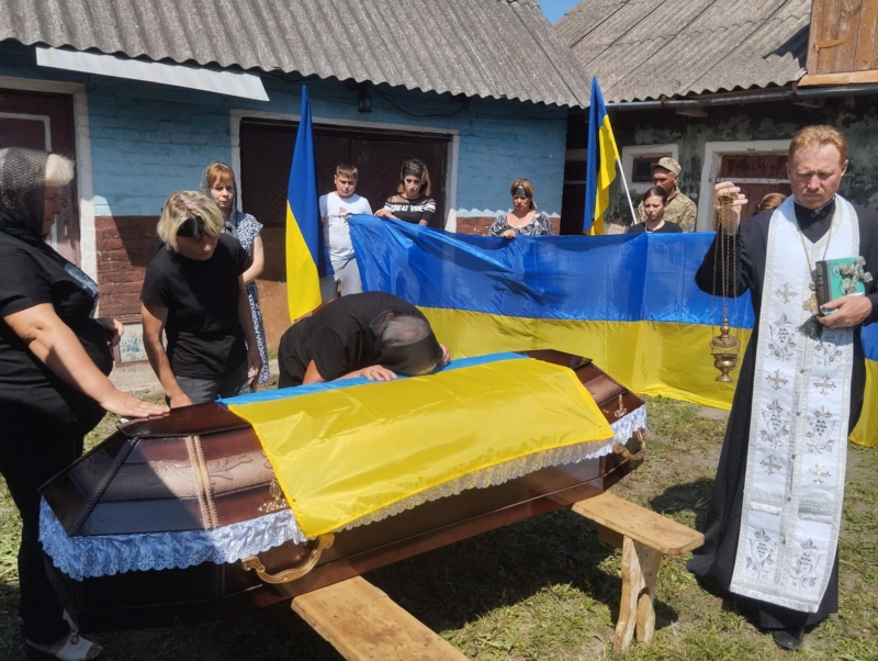 Ціною власного життя відстоював життя інших: на Волині поховали Героя Руслана Подзізея