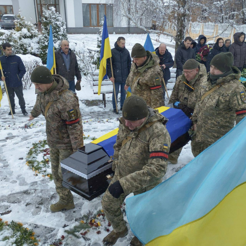 Був частиною сталевого щита, що захищає нас від ворога: на Волині поховали 36-річного Героя Віктора Чижа