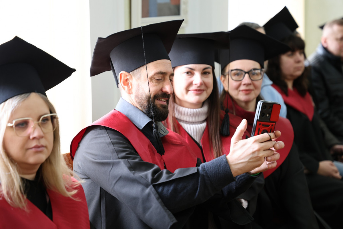 У волинському виші випускники-магістри інституту неперервної освіти отримали дипломи