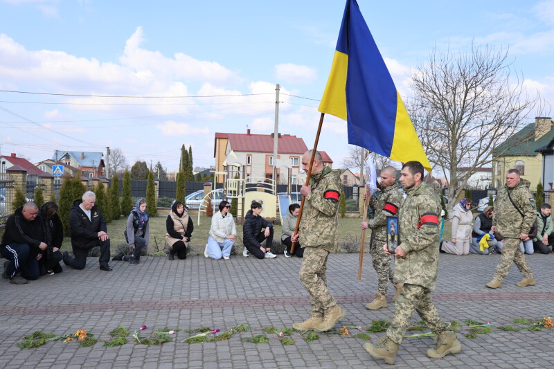 Навіки 53: біля Луцька попрощалися з Героєм Сергієм Гузем