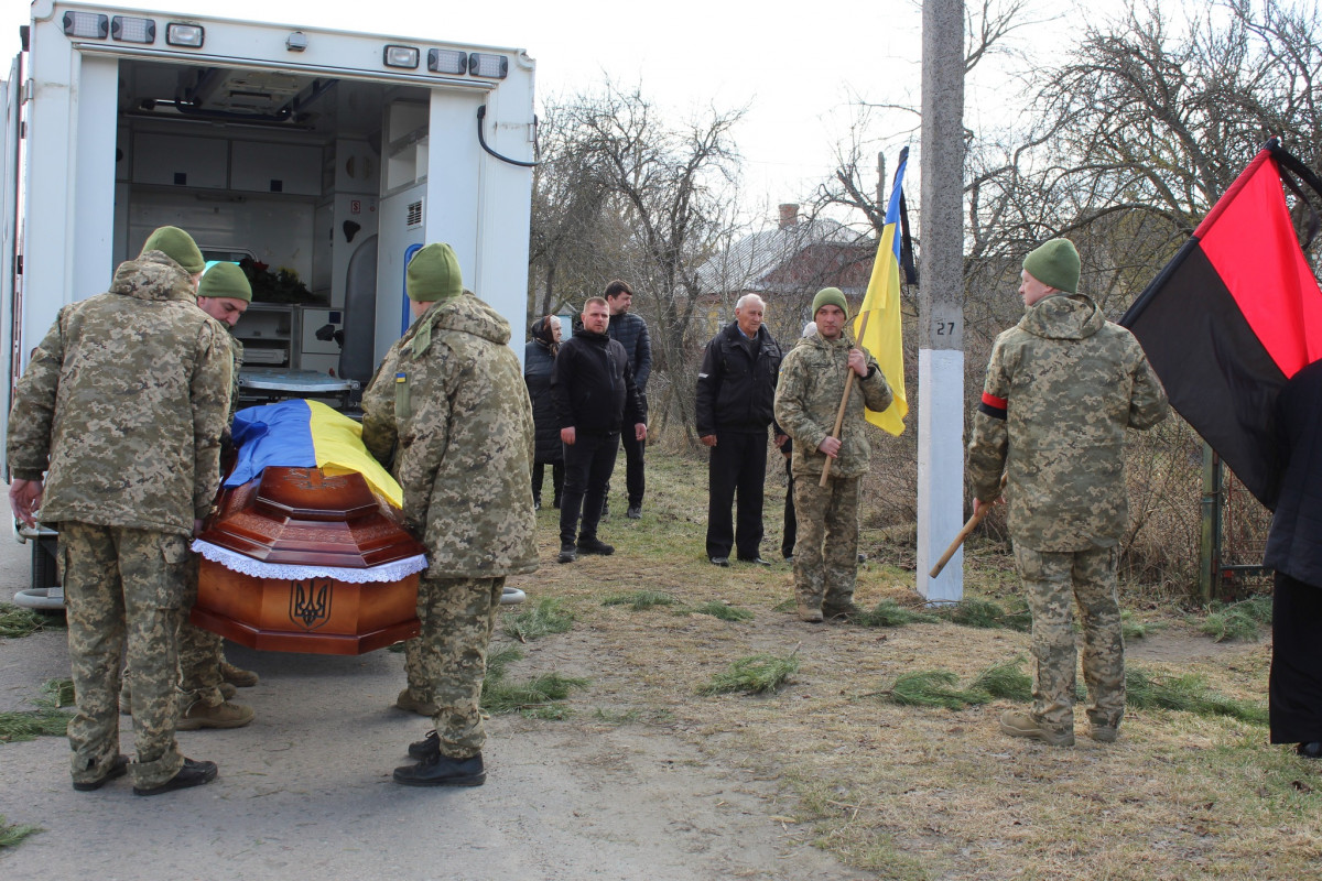 Півтора року невідомості: на Волині попрощалися із загиблим на Курщині Валентином Волошиним