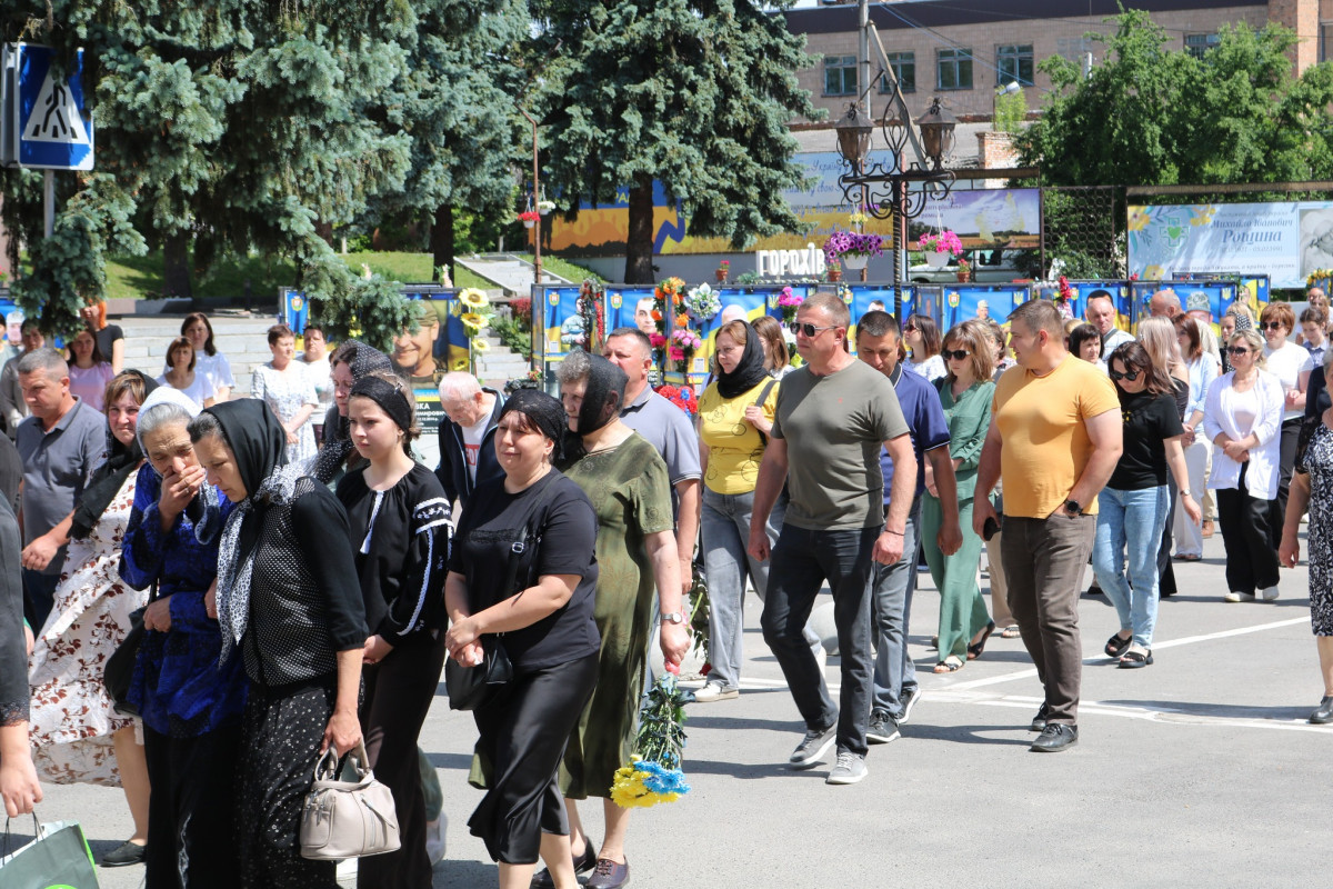 Понад 2 роки вважався зниклим безвісти: на Волині поховали воїна Віктора Миколайчука