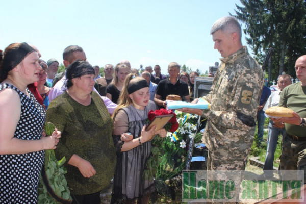 Тиждень не дожив до свого 23-річчя: на Волині поховали Героя