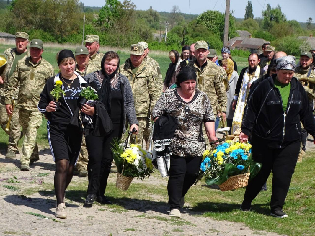 Родина дочекалася Героя - волиняни попрощалися із полеглим Героєм Василем Криницьким