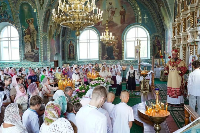 У місті на Волині відзначили 30-річчя Покровського собору: митрополит Михаїл очолив Літургію