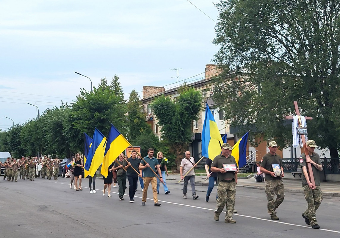 Життя обірвала війна за кілька місяців до 50-річчя: на Волині попрощалися із Героєм Віталієм Мартинюком