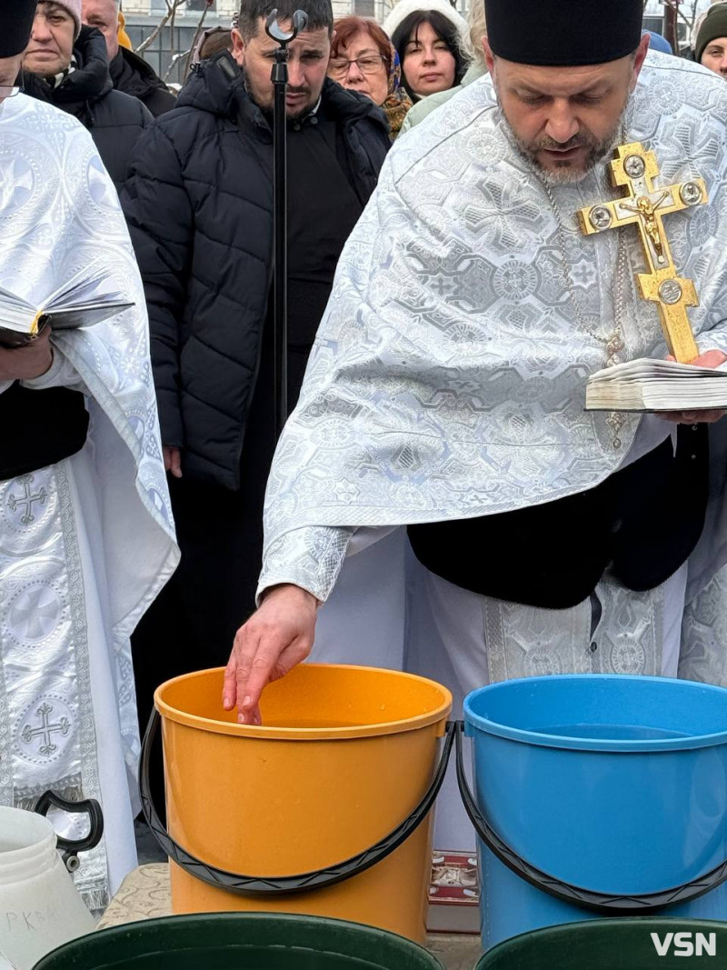 Як у Луцьку освячували воду. Фото