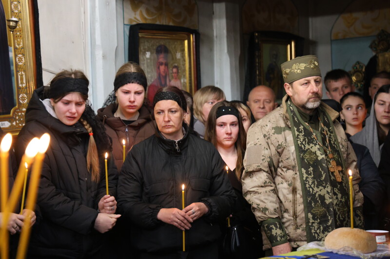 Загинув понад півтора року тому: у Луцькій громаді попрощалися з полеглим Героєм Іваном Матвіюком