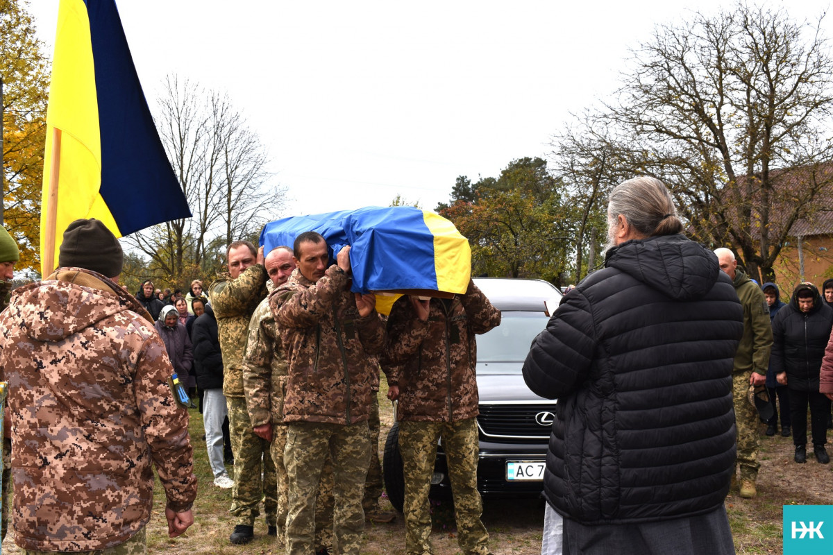 Мобілізували навесні цього року: на Волині в останню дорогу провели Героя Руслана Русила