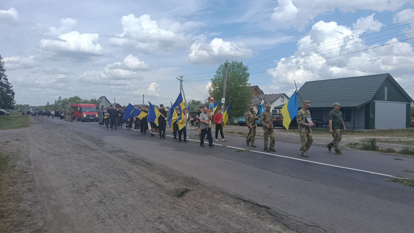 Загинув за день до 46-річчя: на Волині поховали Героя Олександра Басюка