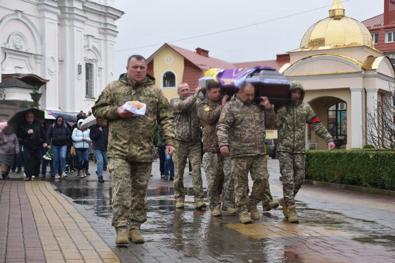 Навіки 52: у Луцьку попрощалися із захисником України Віталієм Назарчуком
