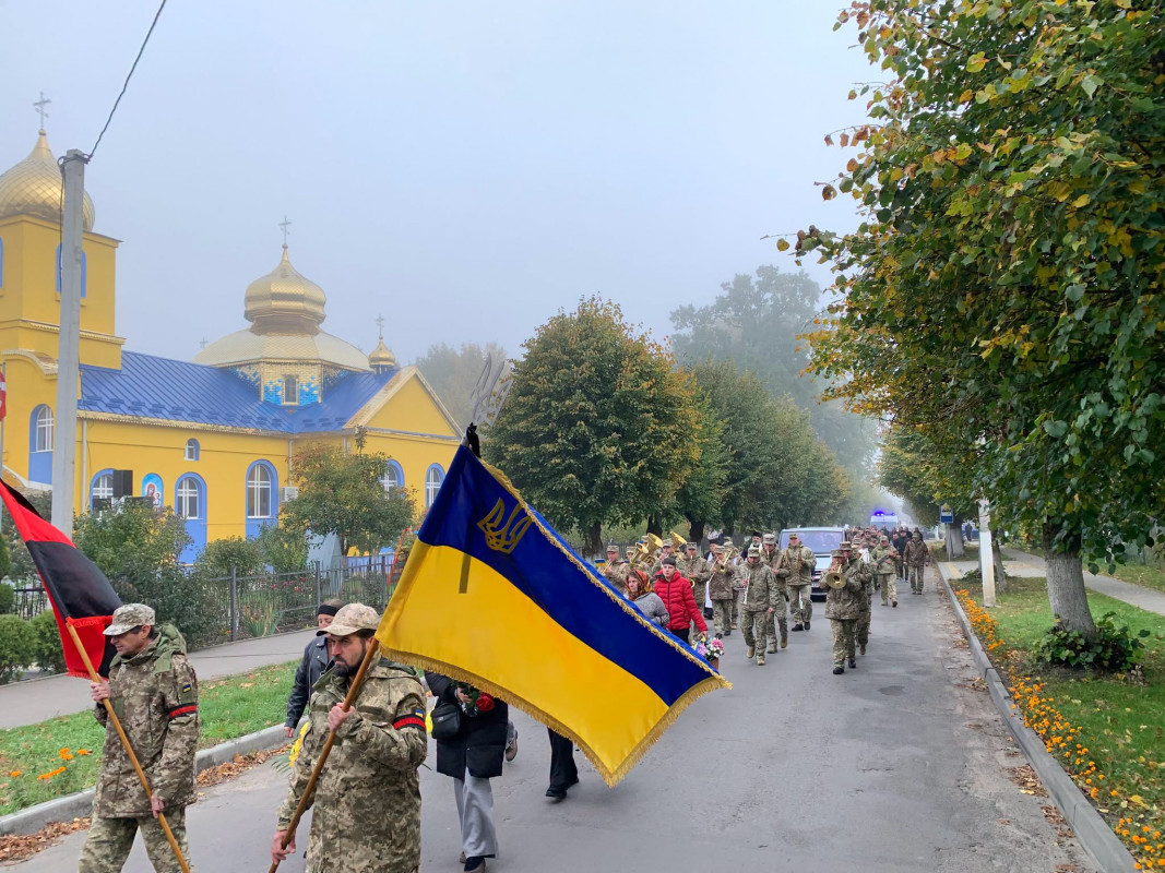 Вважався зниклим безвісти: на Волині попрощалися з Героєм Віталієм Бречком