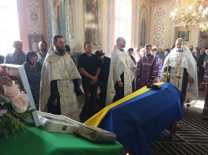 Понад рік вважався зниклим безвісти: на Волині поховали 26-річного Героя Івана Шворака