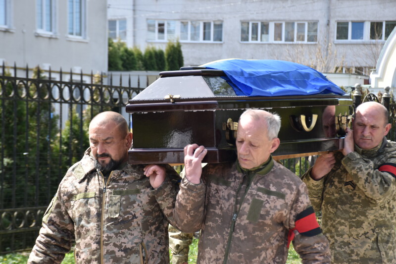 Загинув понад півтора року тому: у Луцьку попрощалися з Героєм Святославом Юзефчуком