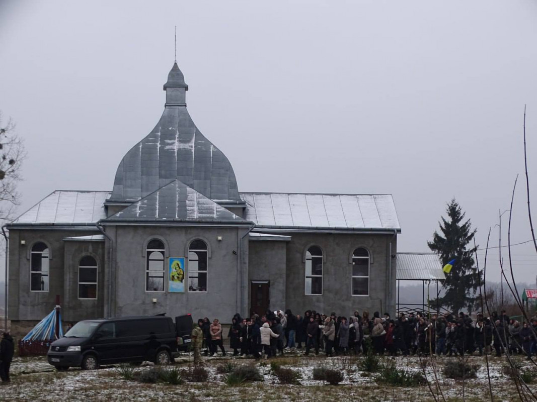 Йому назавжди 24: на Волині попрощалися з Героєм Богданом Ігнатюком