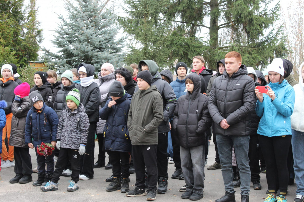 Йому було тридцять три: на Волині відкрили пам'ятну дошку молодому Герою Володимиру Пахольчуку