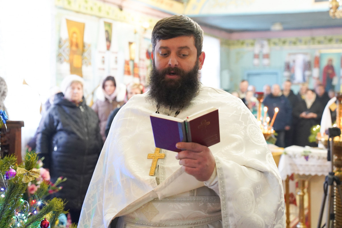 Владика Михаїл очолив празник Михайлівської парафії у Луцьку і нагородив духовенство та парафіян