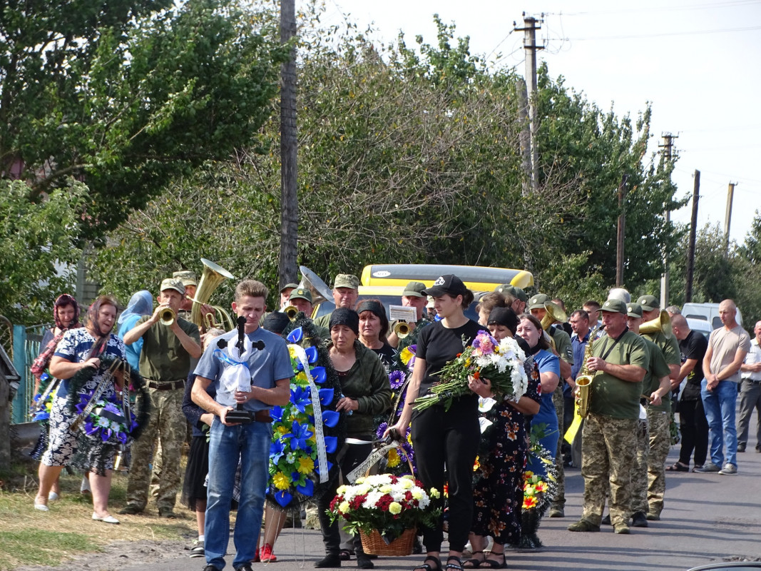 Трагічний день: на Волині попрощались з Героєм Юрієм Дарчиком