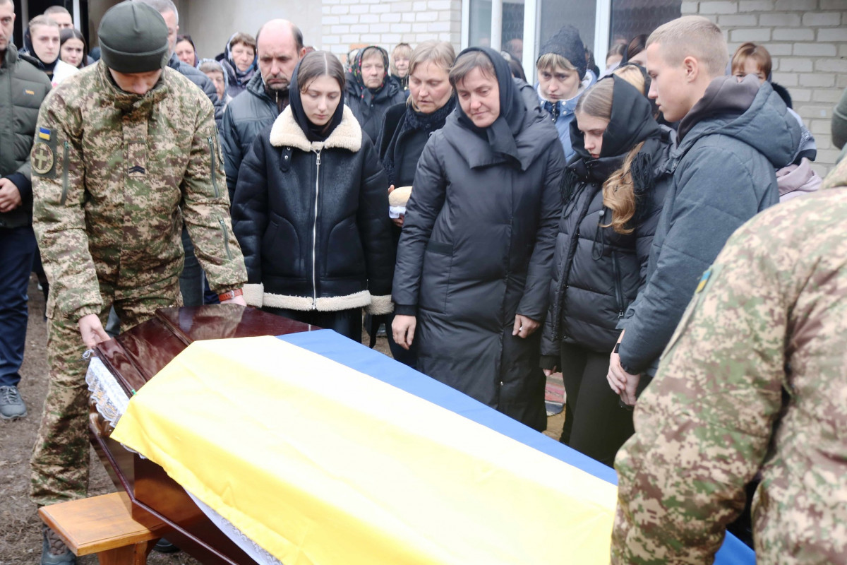 Війна забрала життя батька й сина: на Волині попрощалися з 22-річним спецпризначенцем Назаром Кравчуком