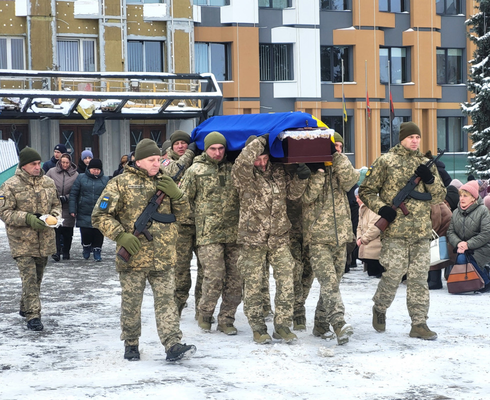 Казав «Воюватиму до Перемоги»: на Волині попрощалися із Героєм Юрієм Мельником, серце якого зупинилося на війні