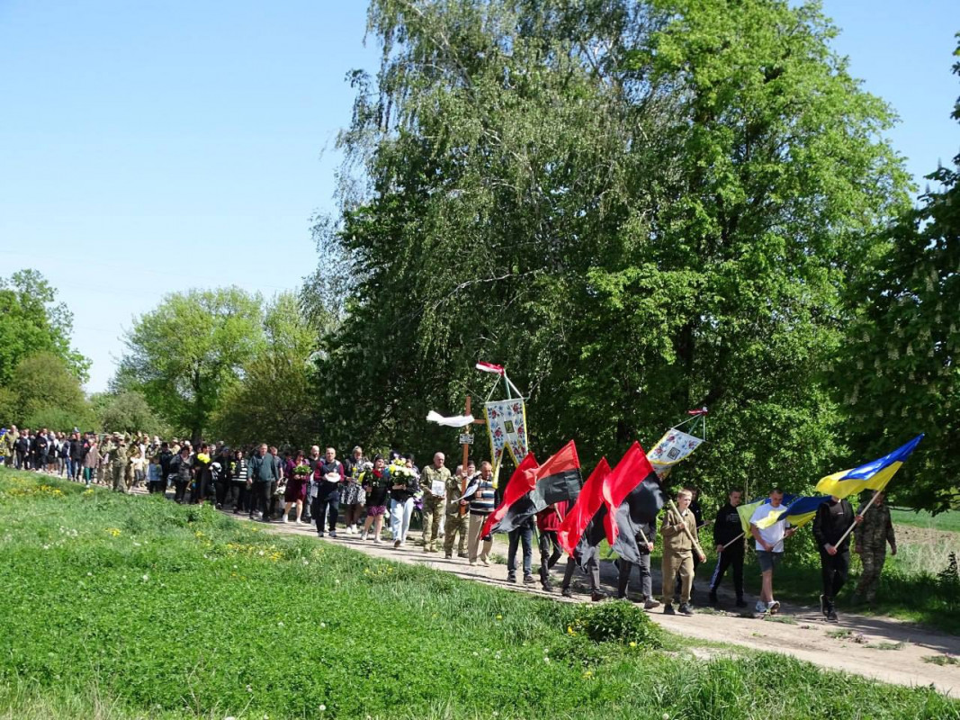 Родина дочекалася Героя - волиняни попрощалися із полеглим Героєм Василем Криницьким