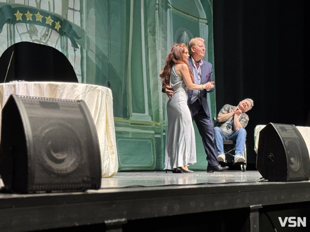 Комедія «Перевертень» у Луцьку: як минув театральний вечір