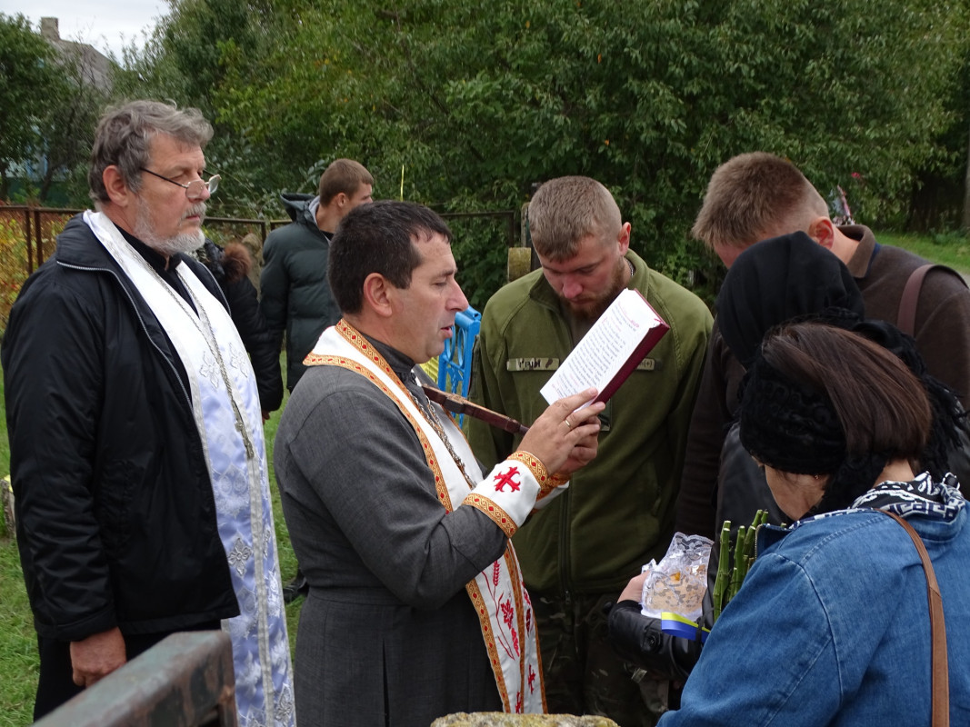 Багато місяців вважався зниклим безвісти: у громаді на Волині поховали Героя Олександра Чирку