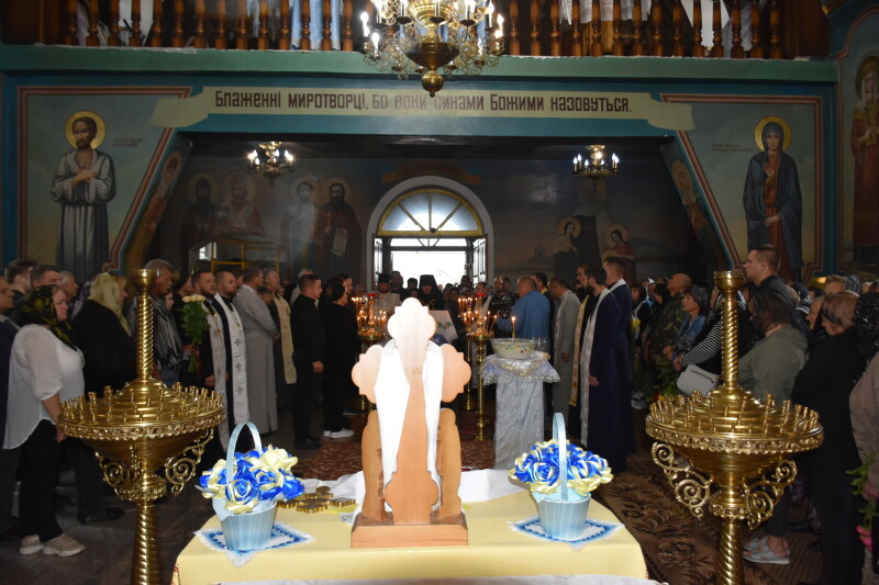Плакало небо, плакали люди: у Луцькому  з Героєм Миколою Черновим