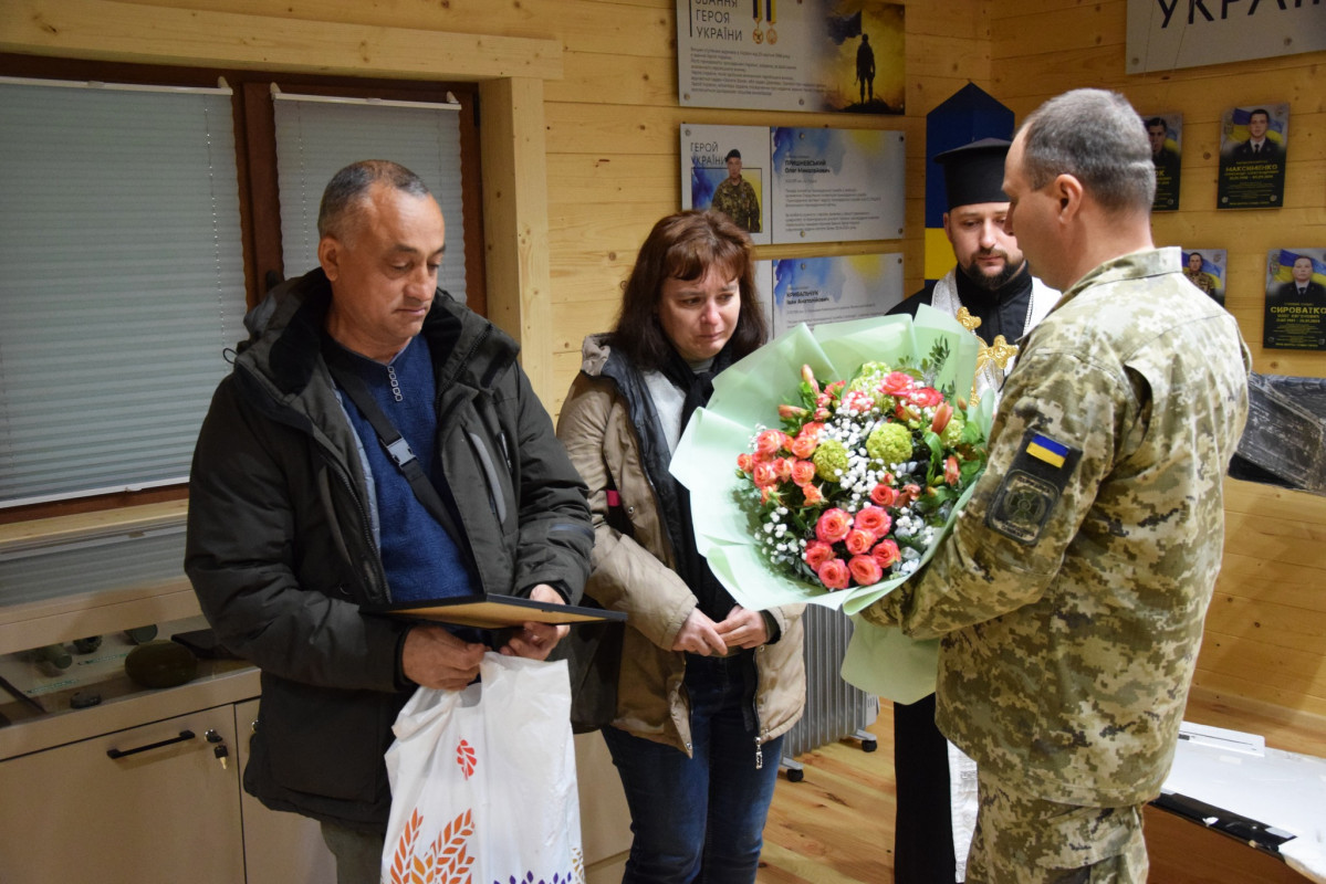 Погони загиблого прикордонника з Волині Олександра Новосада вручили його батькам