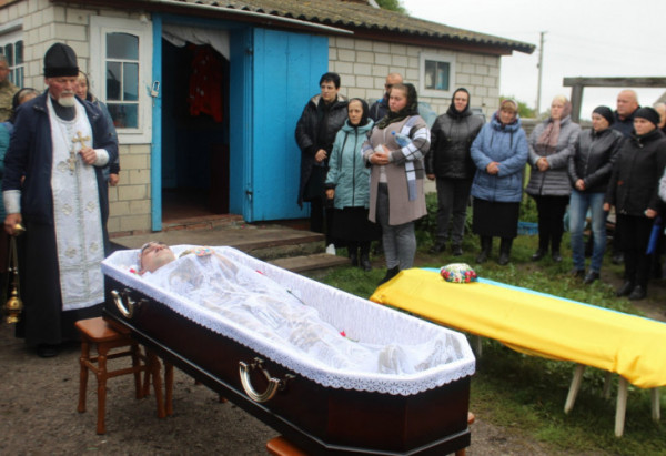 Понад 9 років обороняв Україну: Волинь попрощалася із загиблим захисником Віктором Кушніром
