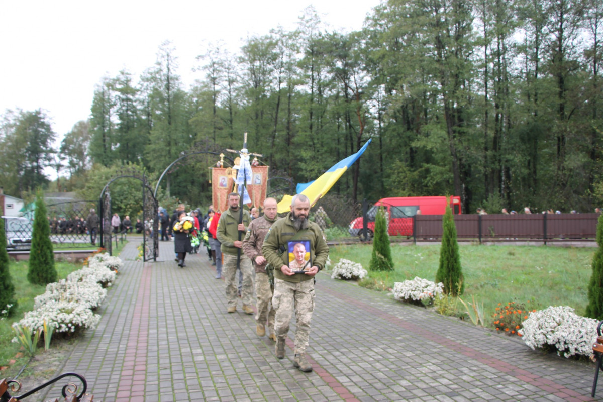 Загинув у полоні: волиняни провели до місця вічного спочинку воїна Ярослава Гарбара