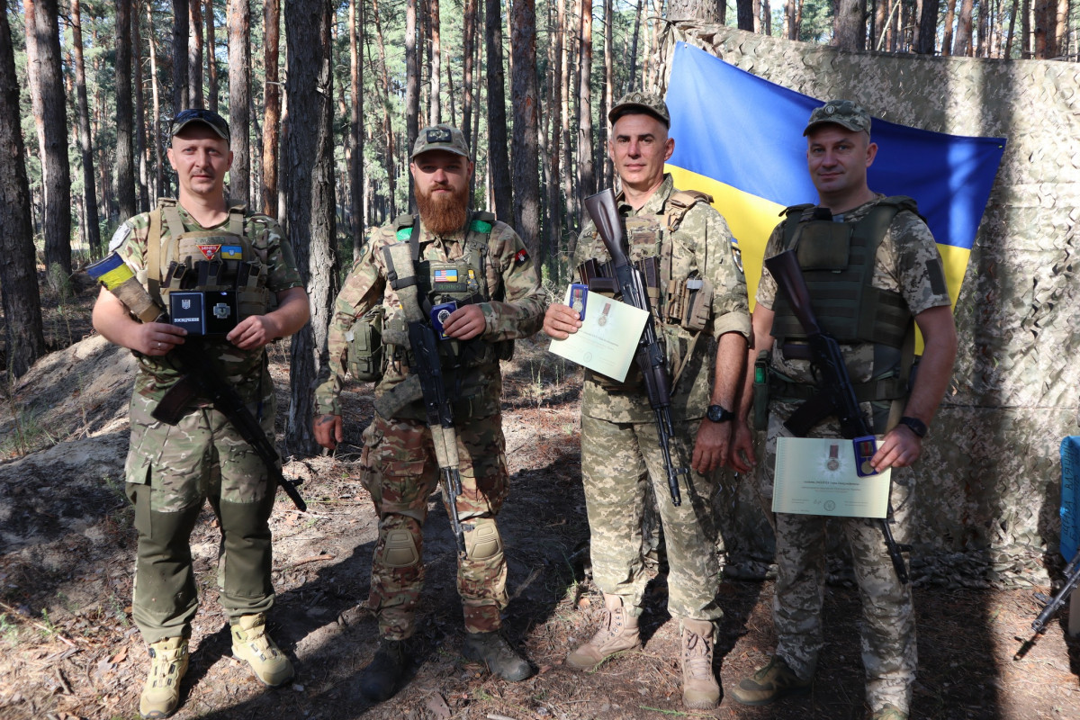 Волинських тероборонівців, які воюють на сході, відзначили нагородами