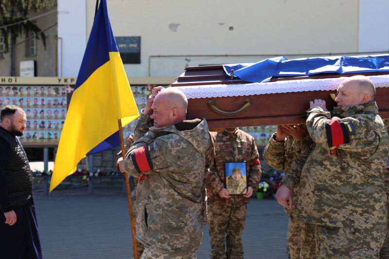 Навіки 49: у Луцьку попрощалися з Героєм Олександром Коханюком