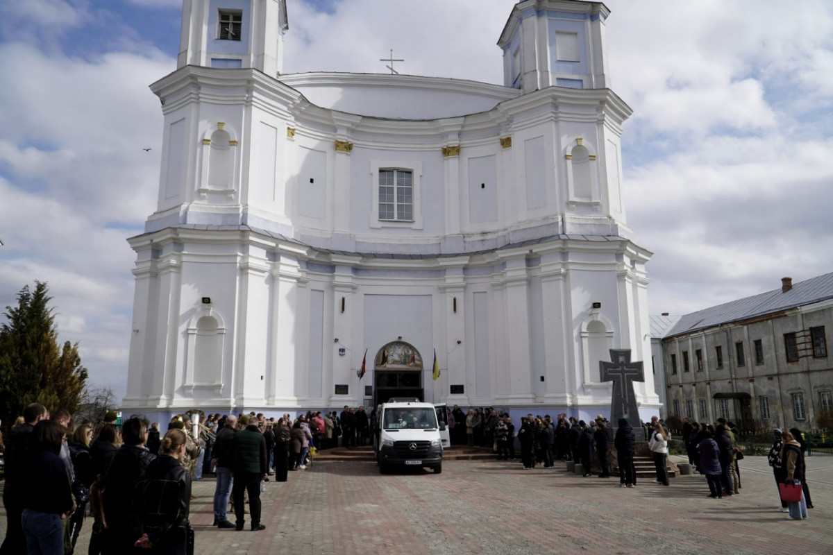 Навіки 24: на Волині попрощалися із Олександром Бичком, який пройшов ворожий полон, але трагічно загинув за кордоном