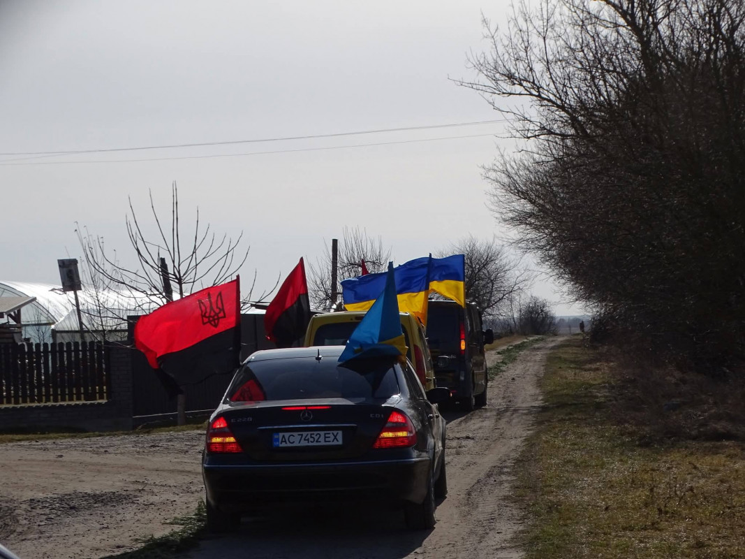 Після довгих місяців невідомості: на Волині провели в останню путь захисника Віталія Дудика