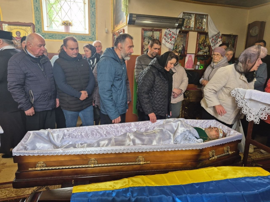 Громада на Волині віддала останню шану загиблому Герою Віктору Гошку