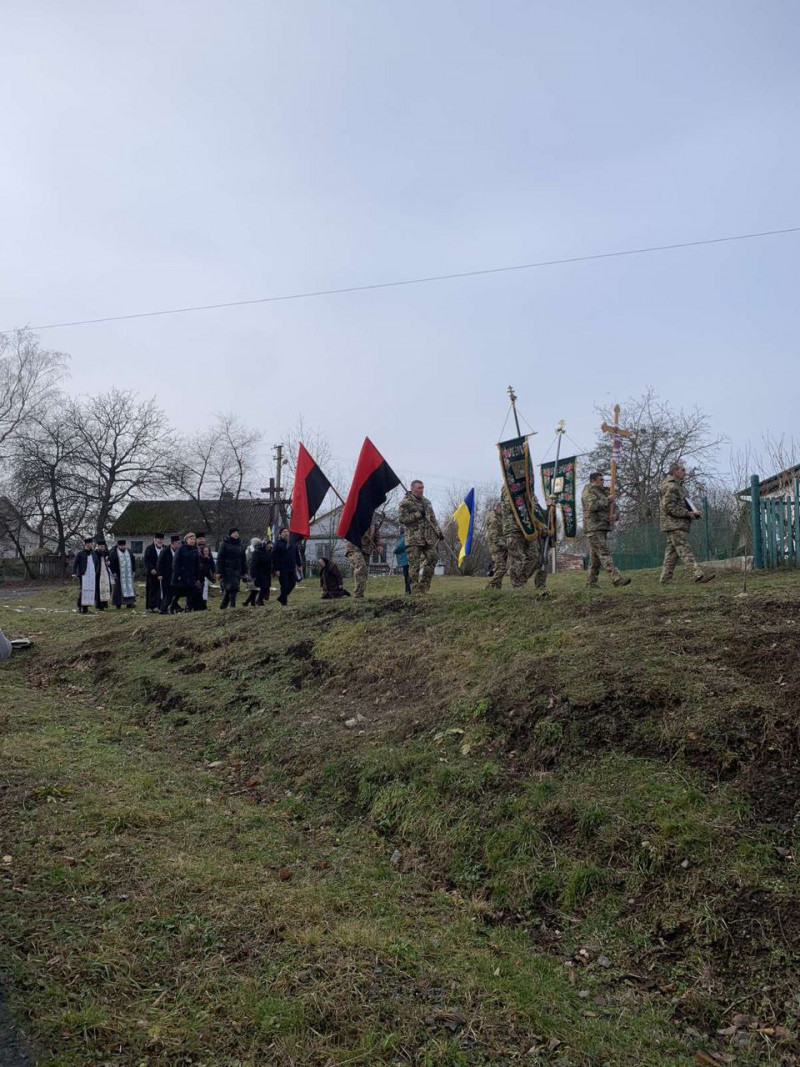 Захищав Україну ще з часів АТО: у Луцькому районі провели в останню путь Героя Романа Сербалюка