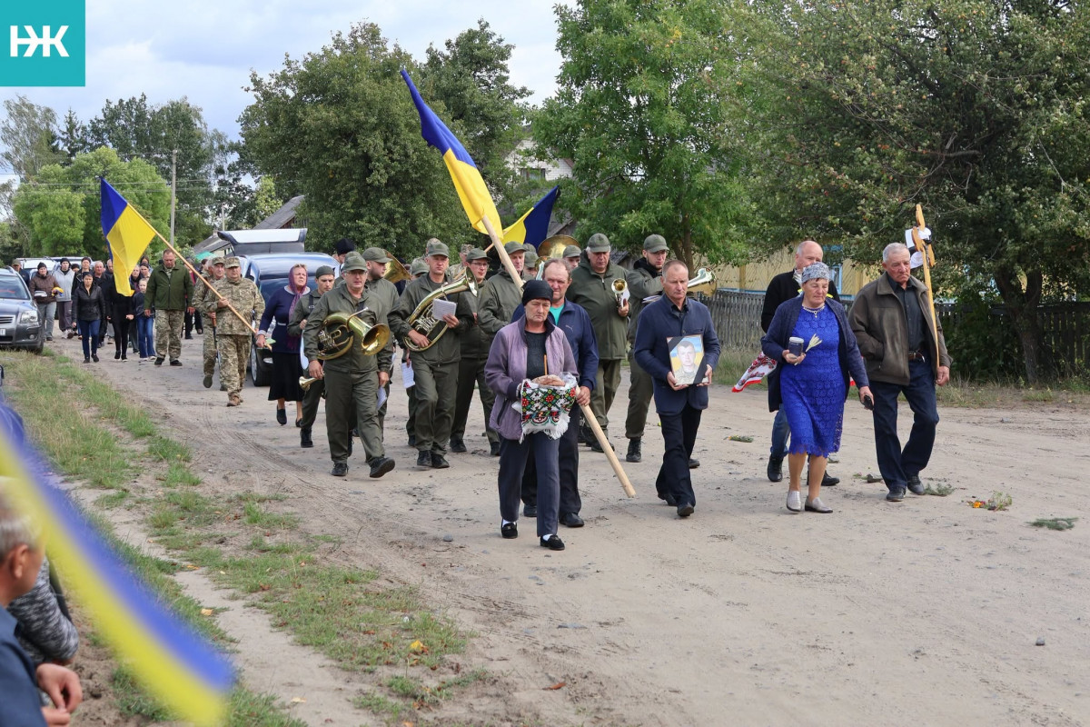 У громаді на Волині попрощалися із загиблим на Сумщині захисником Володимиром Хвесиком