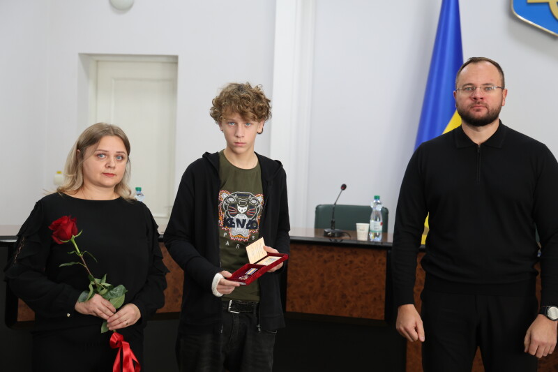 У Луцьку родинам загиблих воїнів вручили державні нагороди