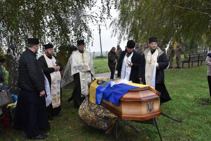 Більше року вважався зниклим безвісти: на Волині прощалися з Героєм Ігорем Пархомюком