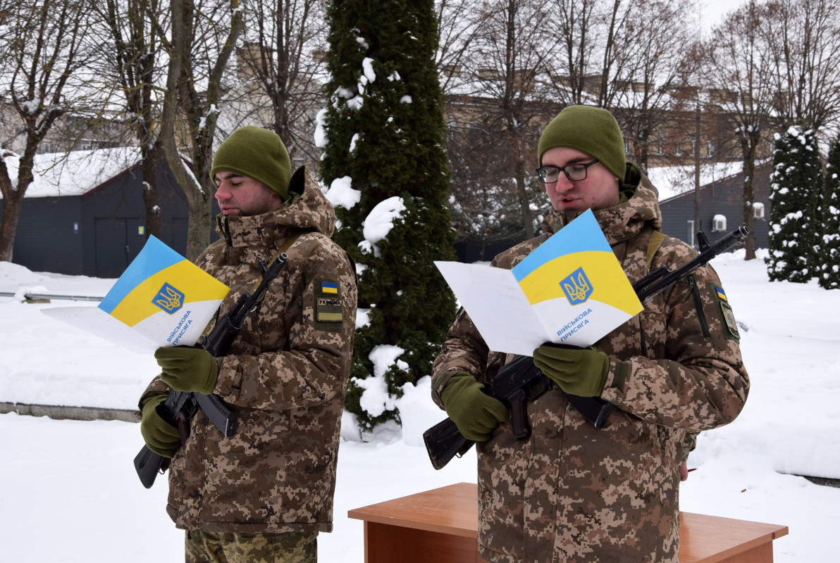 «Краще підписати контракт, ніж боятися, що тебе закинуть в бус»: у Луцьку прикордонники присягнули на вірність народові